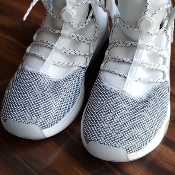 Nike Air Flight Huarache Ultra

10.5 - Picture 8 of 8